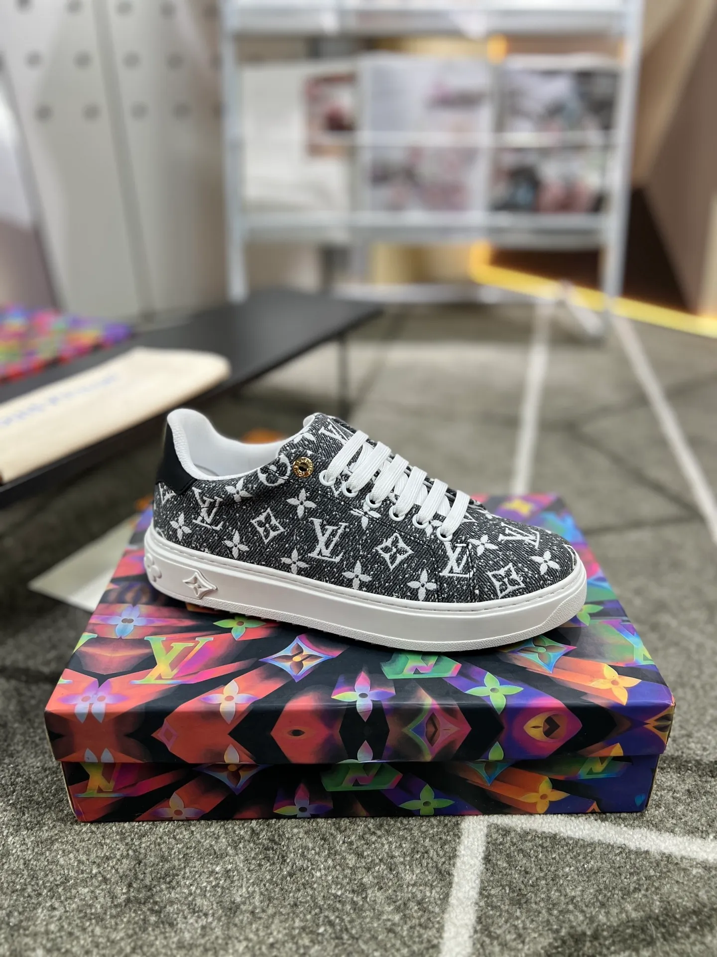 Factory price: 520💰LOUIS VUITTON [Louis VUITTON] New trendy Lv is on the market🎁, casual and fashionable men's shoes👟The upper is made of imported original fabric + cowhide mesh lining, the original wear-resistant rubber outsole, the version is simple and elegant, exclusive for trendy men, six colors available, code number: 38-44, customized 45, 46